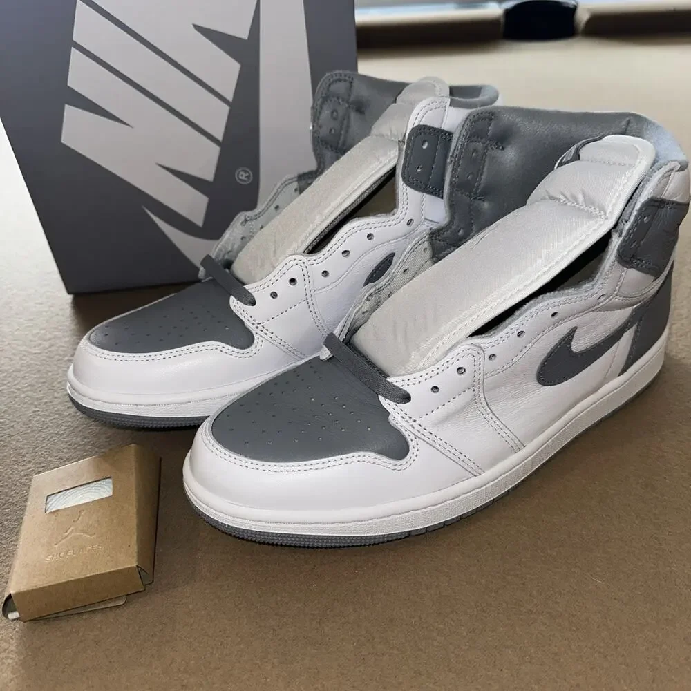 AIR JORDAN 1 Retro High OG STEALTH / Men's Size 11 / 555088037 /